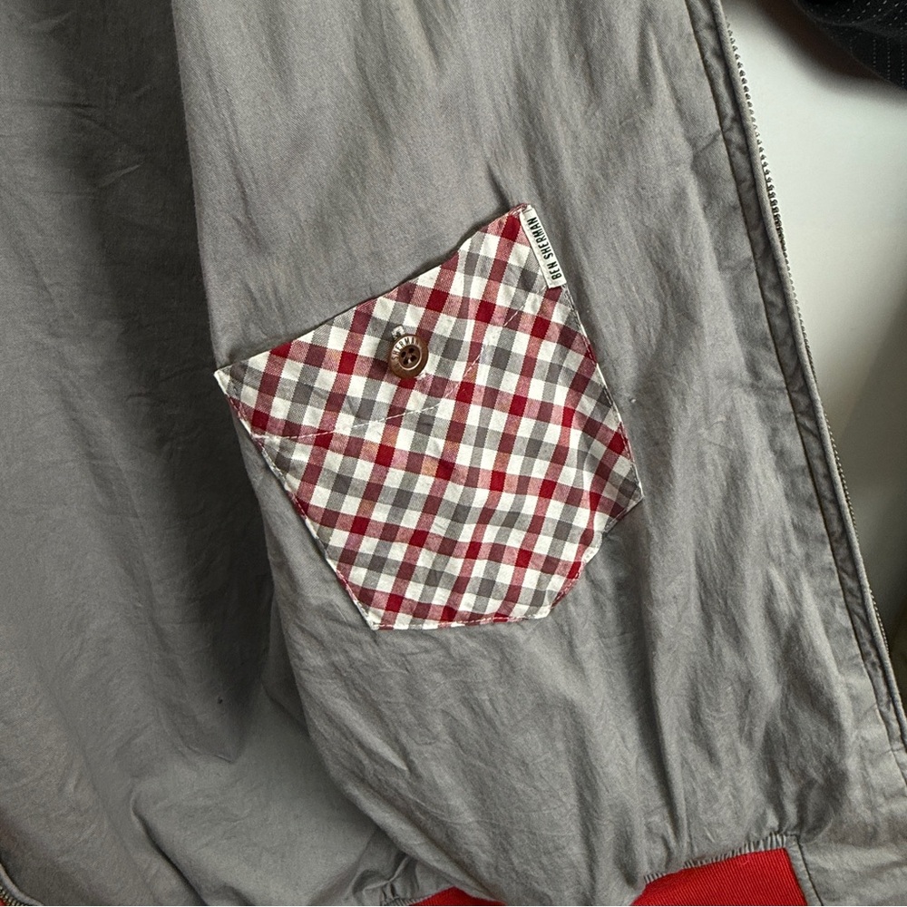 Red and Tan Men's Jacket - Picture 4 of 7